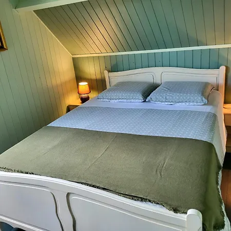 Maison De Bord De *