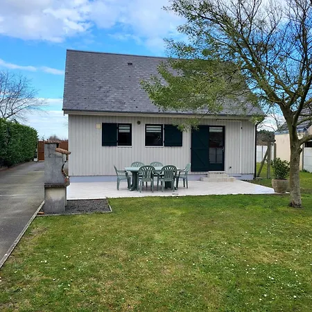 Holiday home Maison De Bord De Pirou